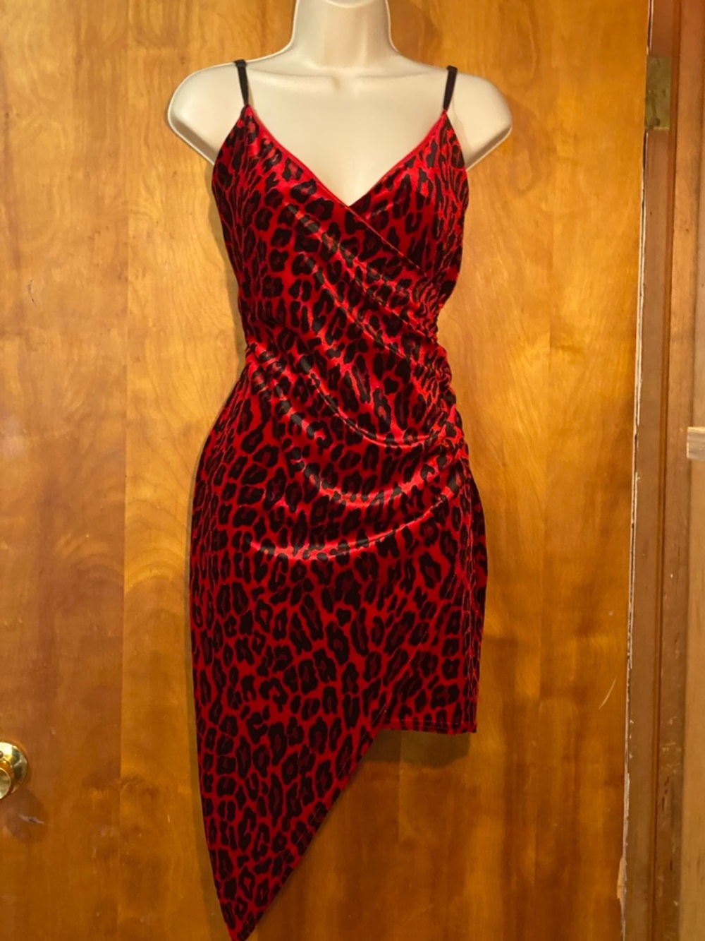 NWT QUIZ “ANI” curvy wrap party dress,red/black leopard velvet,asymmetric hem, 6
